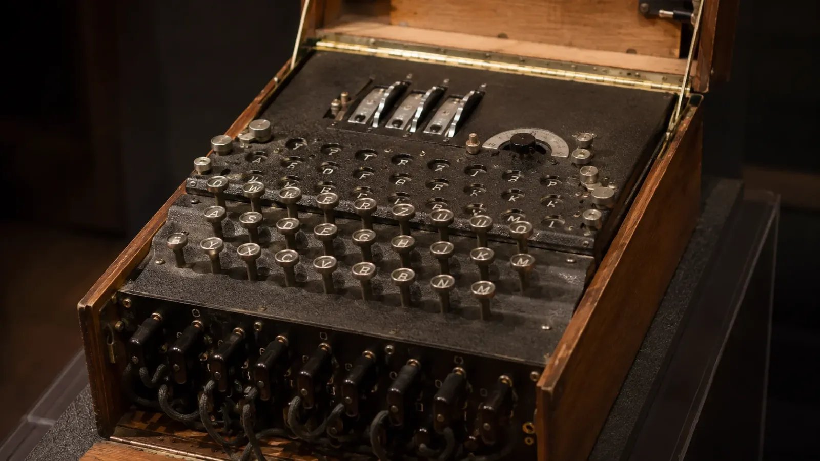  15 Fascinating Facts About the Enigma Machine